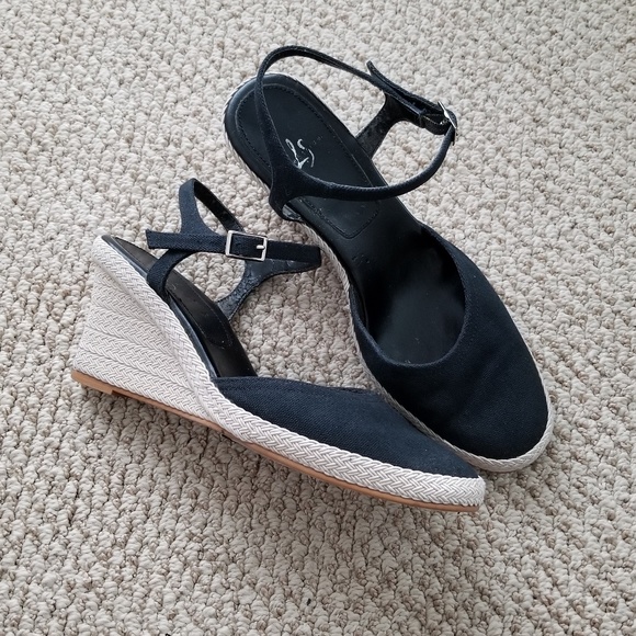 Shoes - 🎉 Lifestride Black Espadrilles Wedged Sandals
